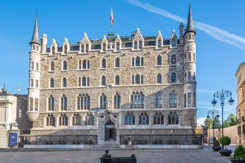 Casa Botines, Gaudí's building in the city of León